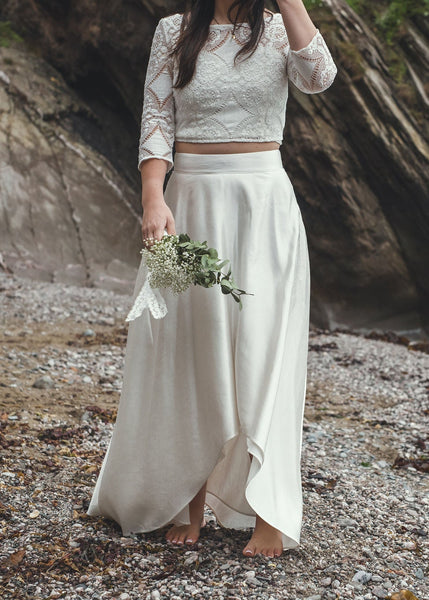'Button back bolero' in cotton lace