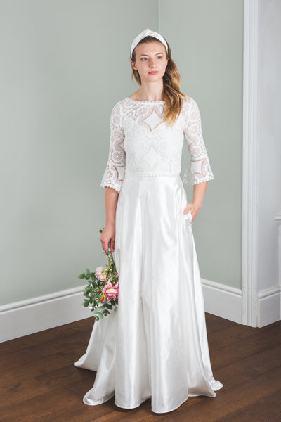'Rae' flared sleeve lace top