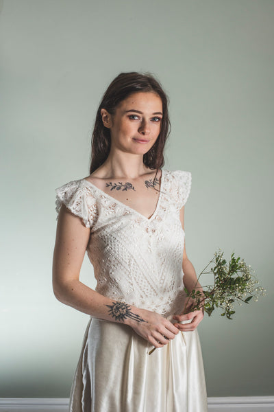 'Nola' V-neck bridal top