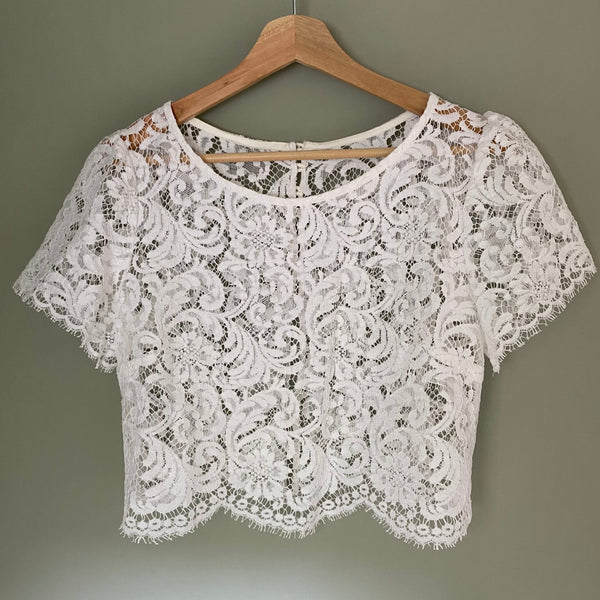‘Phoebe’ short sleeve lace top