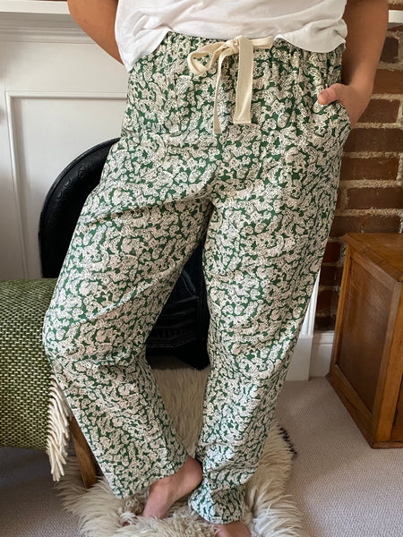Green flora pyjamas, trousers & cami