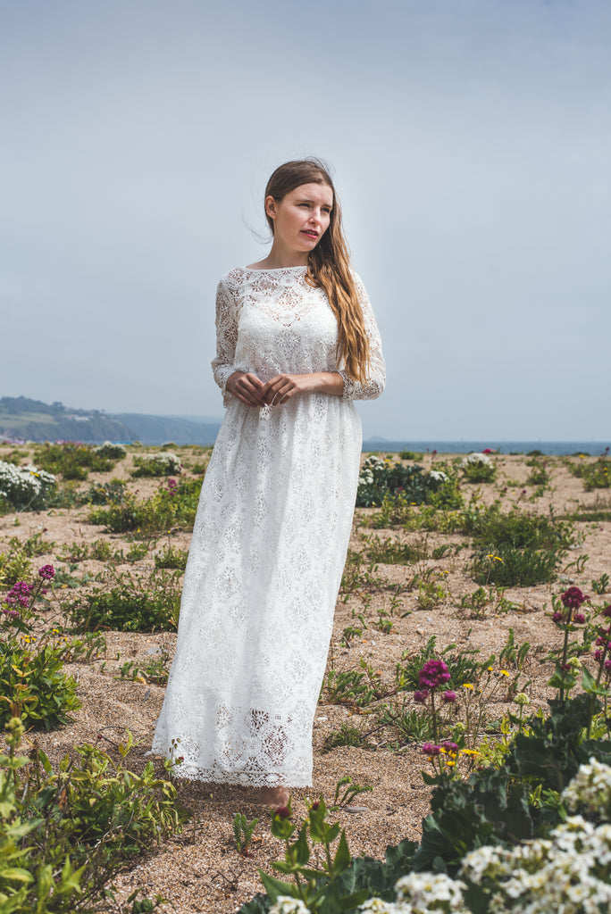 Long lace maxi online dress