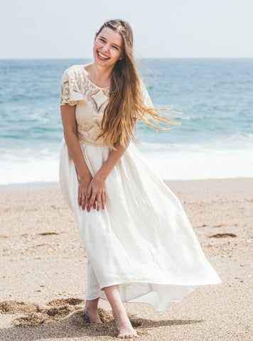 'Ava' button back lace top
