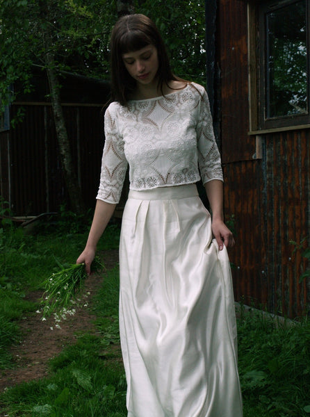 'Button back bolero' in cotton lace