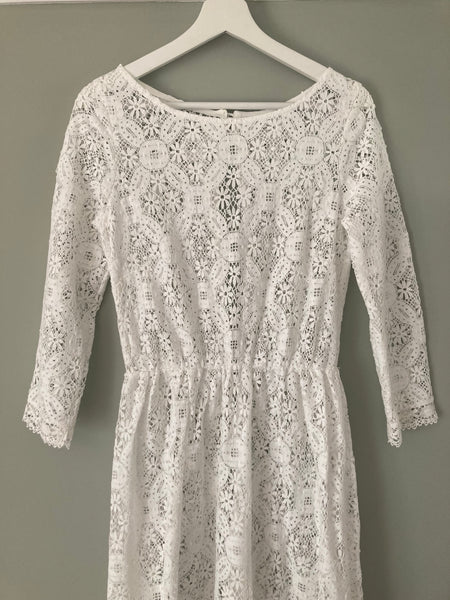 'Brigitte' Long lace dress with 3/4 sleeves